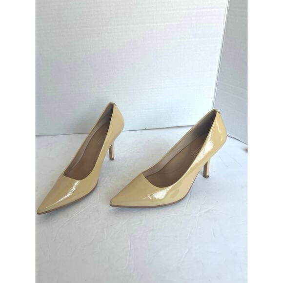 Kenneth Cole Beige Patent Leather Heels 925 Tech Pointy Toe Comfort Pumps 7.5 - Picture 1 of 11
